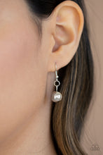 Load image into Gallery viewer, Hand-Knotted Knockout Silver Paparazzi