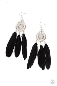 Pretty in PLUMES Black Paparazzi